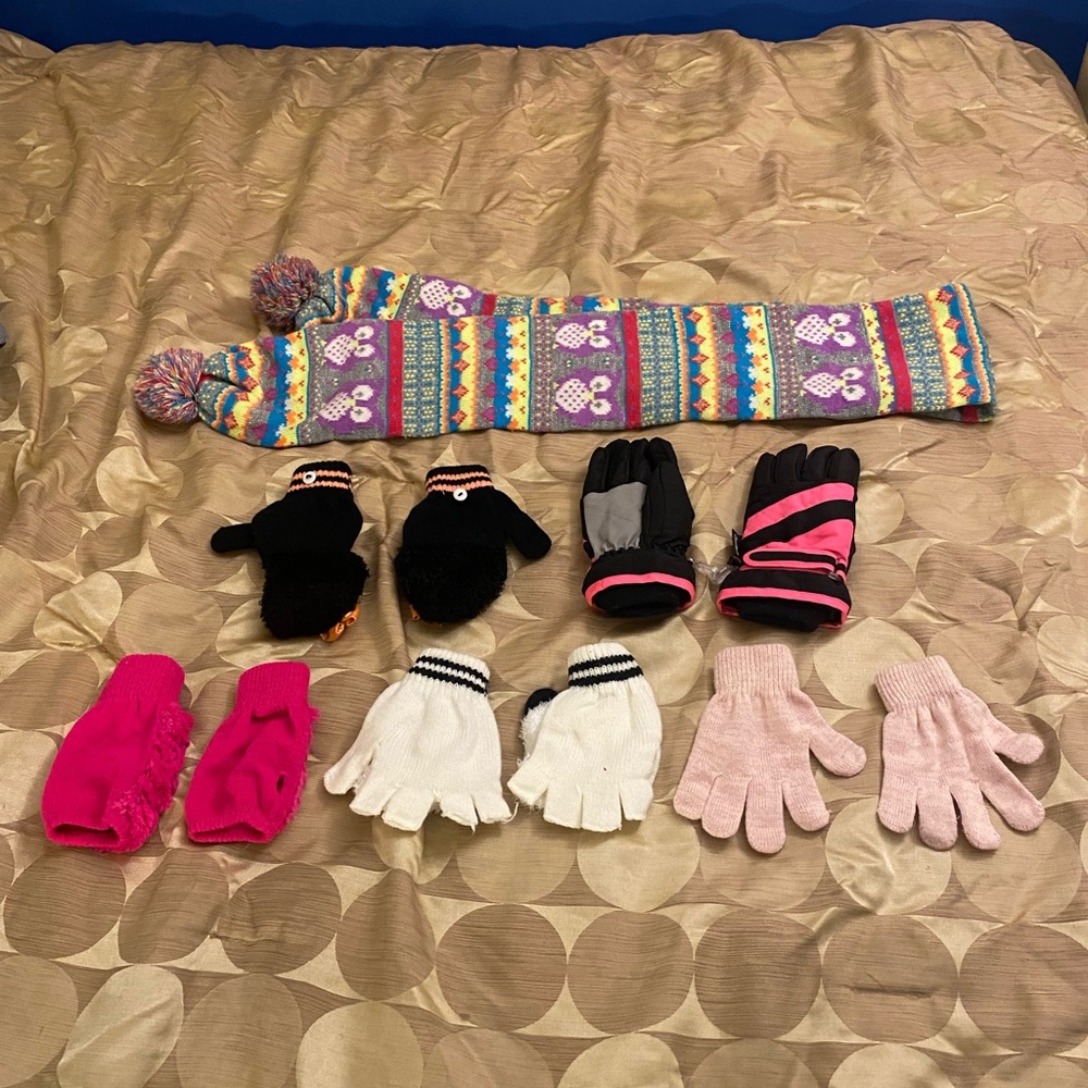 BAG of FIVE Girl Winter Gloves & Scarf. Black/Pink/White. Barely Worn. Size 4-7.